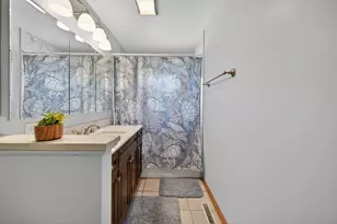 1104 Basin Dr, Lockport, IL 60441 - Photo 15