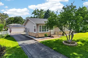 1104 Basin Dr, Lockport, IL 60441 - Photo 1