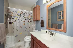 886 Farm Glen Ln, Carol Stream, IL 60188 - Photo 21