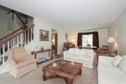 886 Farm Glen Lane, Carol Stream, IL 60188 - Photo 3