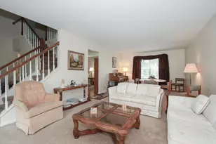886 Farm Glen Ln, Carol Stream, IL 60188 - Photo 3