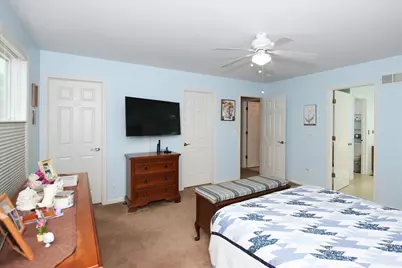 886 Farm Glen Lane, Carol Stream, IL 60188 - Photo 17