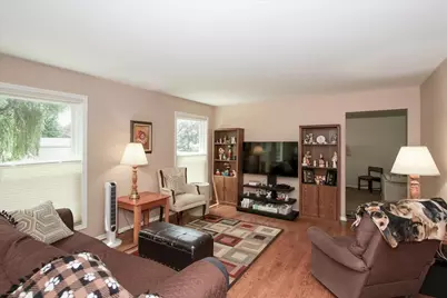 886 Farm Glen Lane, Carol Stream, IL 60188 - Photo 11