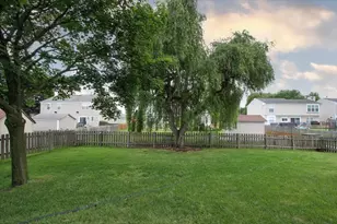 886 Farm Glen Ln, Carol Stream, IL 60188 - Photo 25