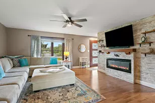 715 Monterrey Terrace, McHenry, IL 60050 - Photo 5