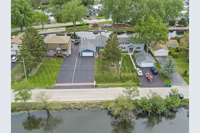 715 Monterrey Terrace, McHenry, IL 60050 - Photo 3