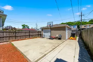 6337 S Rockwell St, Chicago, IL 60629 - Photo 19