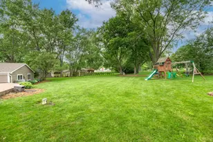 325 Canterbury Ln, Inverness, IL 60010 - Photo 45