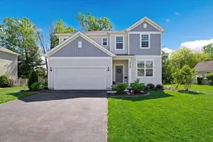2220 Walnut Glen Blvd, Island Lake, IL 60042 - Photo 3