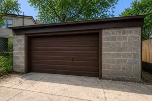 1835 E 79th St, Chicago, IL 60649 - Photo 3