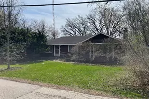 1613 South St, Crystal Lake, IL 60014 - Photo 1