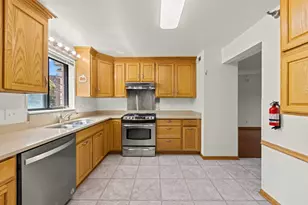 6010 Lake Bluff Dr, Tinley Park, IL 60477 - Photo 7