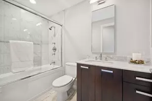240 E Illinois St, Chicago, IL 60611 - Photo 21