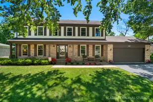 215 Alpine Dr, Lake Zurich, IL 60047 - Photo 3