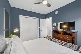 1454 W Roscoe St, Chicago, IL 60657 - Photo 9