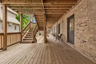 1454 W Roscoe St, Chicago, IL 60657 - Photo 13