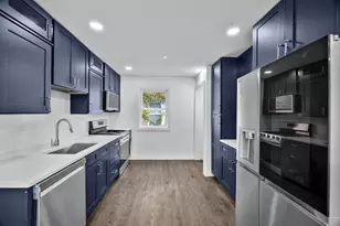 8848 S Jeffery Blvd, Chicago, IL 60617 - Photo 7