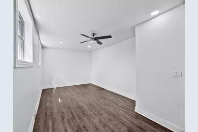 8848 S Jeffery Boulevard, Chicago, IL 60617 - Photo 11