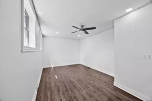 8848 S Jeffery Blvd, Chicago, IL 60617 - Photo 11