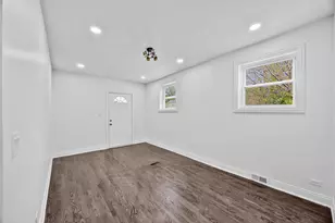 8848 S Jeffery Blvd, Chicago, IL 60617 - Photo 15