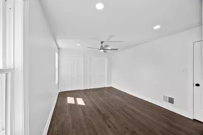 8848 S Jeffery Boulevard, Chicago, IL 60617 - Photo 19