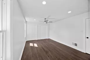 8848 S Jeffery Blvd, Chicago, IL 60617 - Photo 19