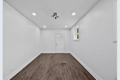 8848 S Jeffery Boulevard, Chicago, IL 60617 - Photo 13