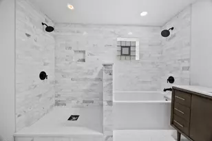 8848 S Jeffery Blvd, Chicago, IL 60617 - Photo 9
