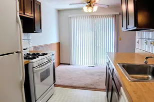1070 Glouchester Harbor, Schaumburg, IL 60193 - Photo 7