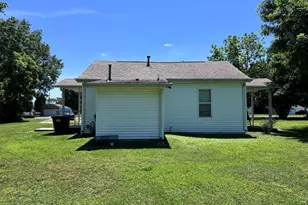 900 S Rotan St, Salem, IL 62881 - Photo 5