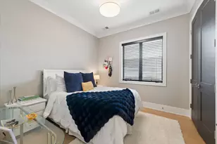 1731 W Roscoe St, Chicago, IL 60657 - Photo 11
