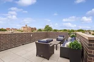 1731 W Roscoe St, Chicago, IL 60657 - Photo 15