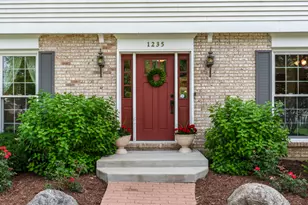 1235 Pin Oak Ct, Wheaton, IL 60189 - Photo 3