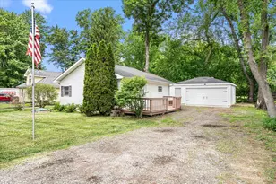2622 W Emerald Ct, McHenry, IL 60051 - Photo 1