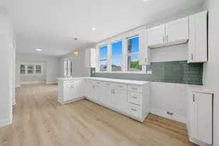 646 W 47th Pl, Chicago, IL 60638 - Photo 3