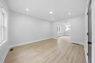 646 W 47th Pl, Chicago, IL 60638 - Photo 11