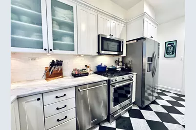 2948 N Pine Grove Avenue #2, Chicago, IL 60657 - Photo 15