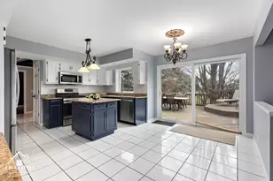 1523 Greenlake Dr, Aurora, IL 60502 - Photo 17