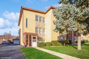 1022 Arnold Ct, Des Plaines, IL 60016 - Photo 1