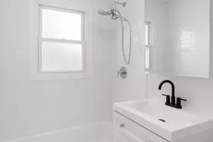 6207 W Eastwood Ave, Chicago, IL 60630 - Photo 9