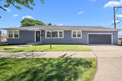 6207 W Eastwood Avenue, Chicago, IL 60630 - Photo 1