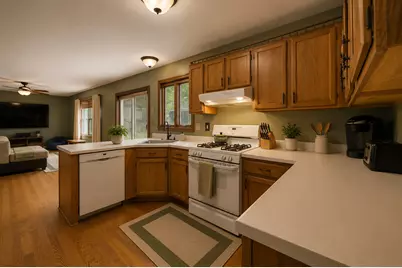 684 Regent Drive, Crystal Lake, IL 60014 - Photo 7