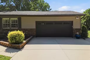 1665 Hill Dr, Dixon, IL 61021 - Photo 3
