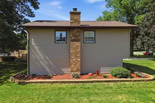 1665 Hill Dr, Dixon, IL 61021 - Photo 5