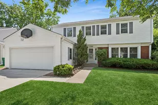 1380 Logsdon Ln, Buffalo Grove, IL 60089 - Photo 1