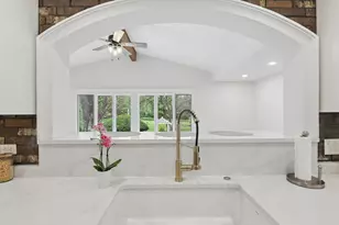 28W521 Purnell Rd, West Chicago, IL 60185 - Photo 11