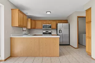 676 Elberon Way, Roscoe, IL 61073 - Photo 5