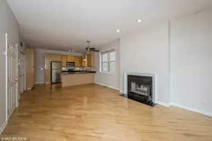 2215 W Augusta Blvd, Chicago, IL 60622 - Photo 3