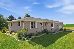 456 N Northland Ave, Amboy, IL 61310 - Photo 3