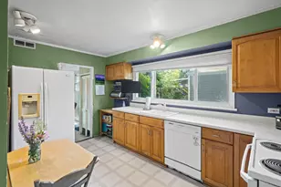 273 Churchill St, Northfield, IL 60093 - Photo 3